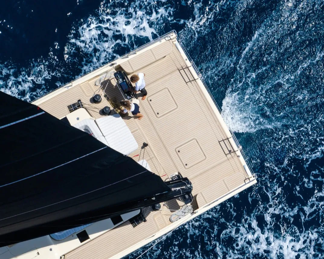 YYachts Y7 cockpit with lines led aft