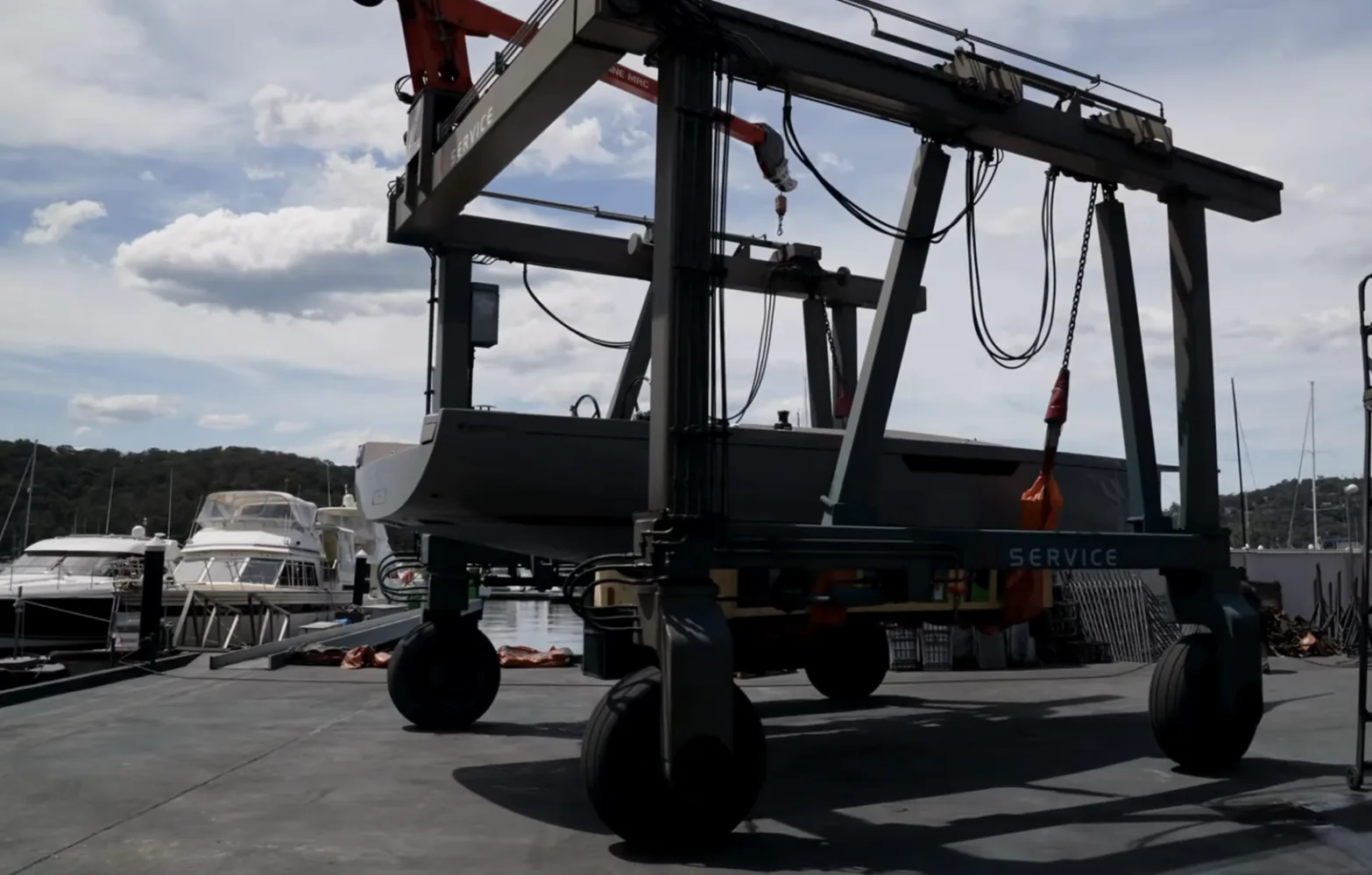 Carbon Yachts service travel-lift hauling a Saffier locally in Australia