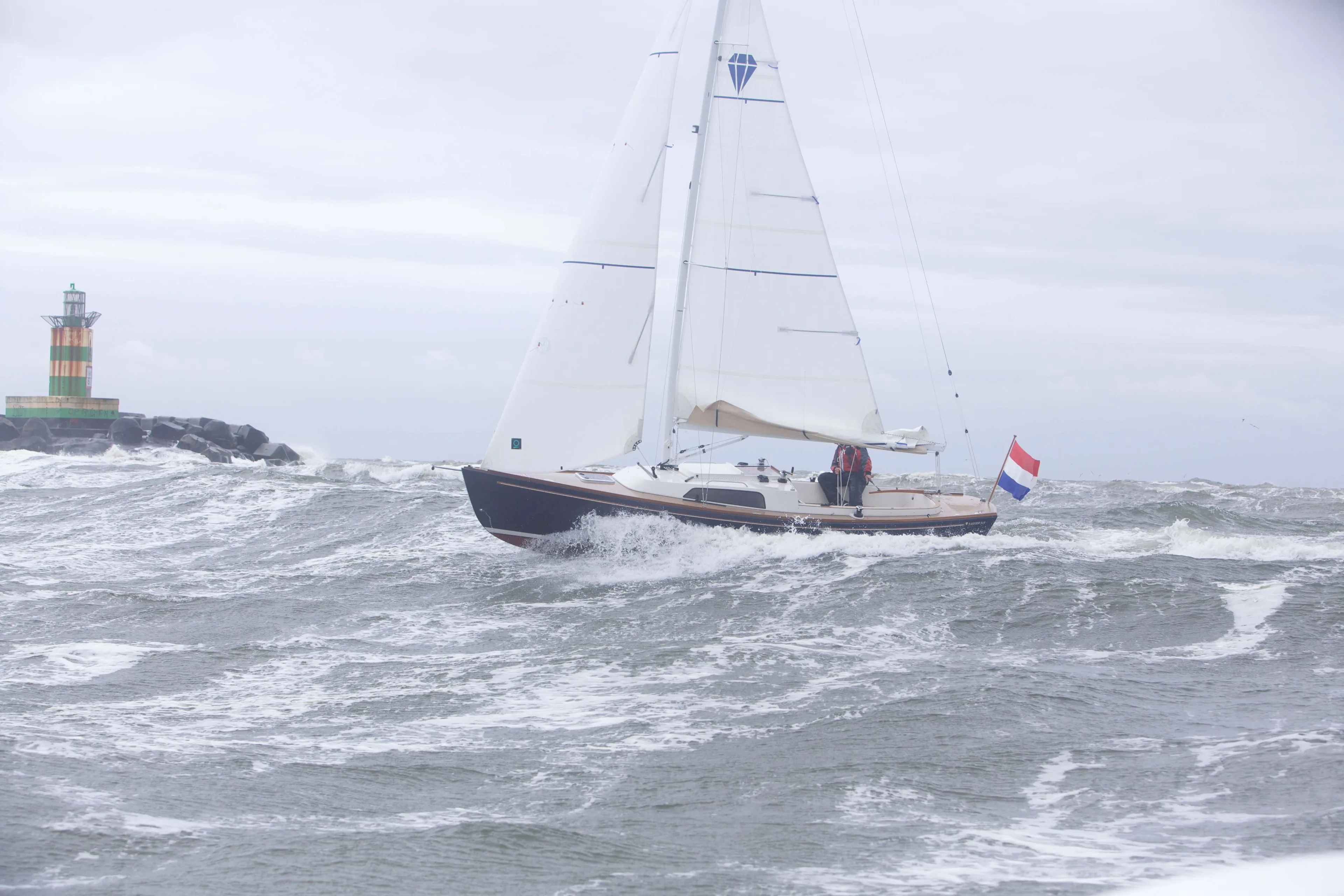 Saffier Yachts SC 8M Cabin sailing and lifestyle — gallery image 32
