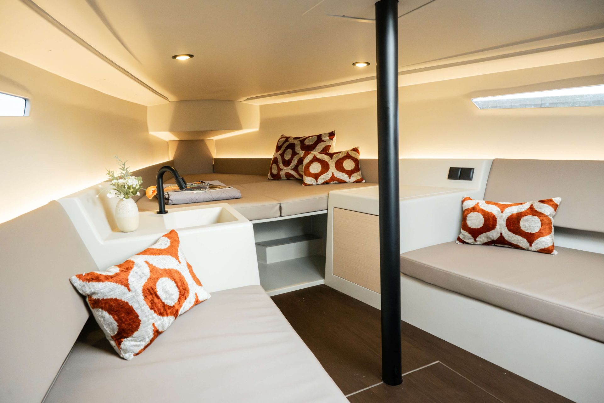Saffier Yachts SE 28 Leopard sailing on the water — gallery image 30