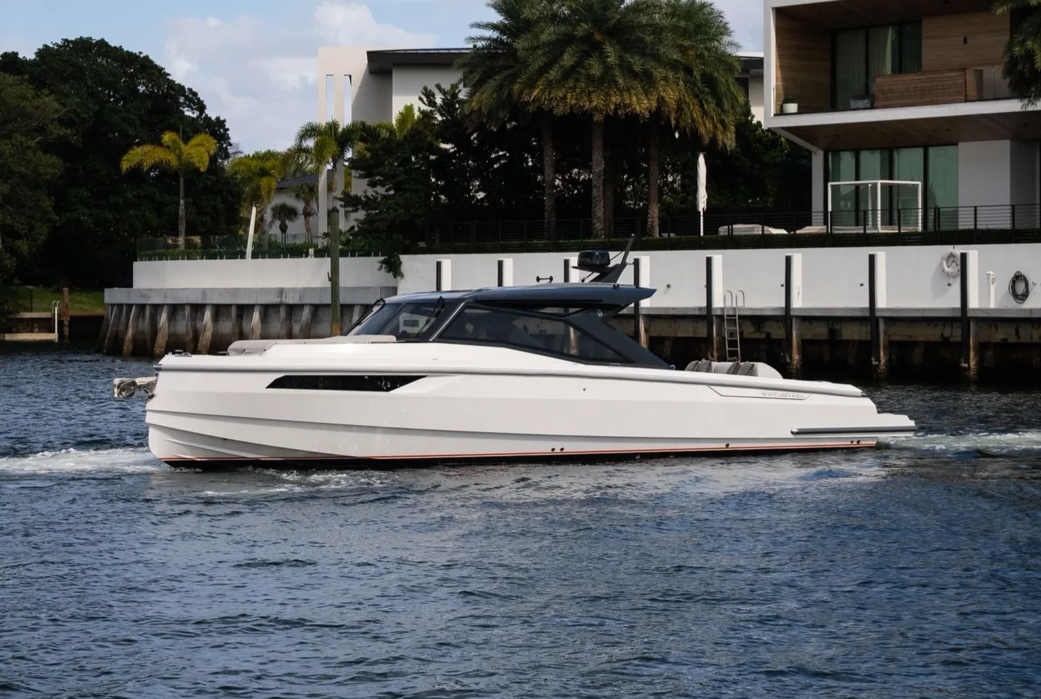 Santasevera Yachts 42 open Italian day cruiser underway.
