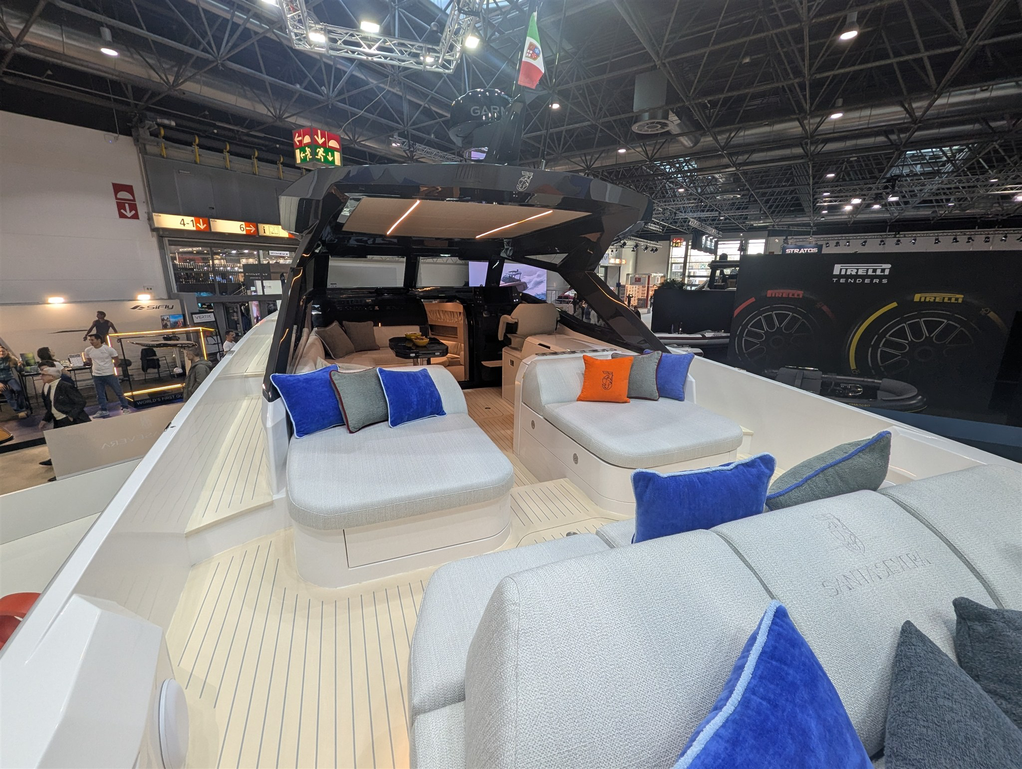 Santasevera Yachts 42 luxury Italian lobster-boat style dayboat cruising — IMG_3152