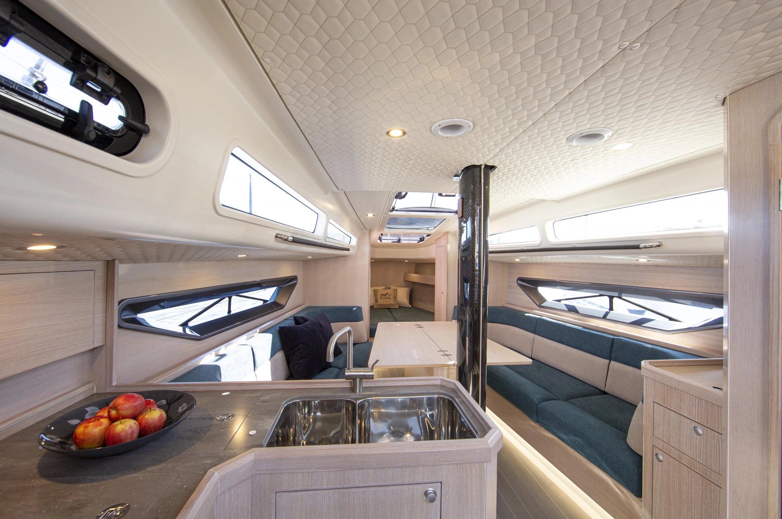 Shogun Yachts Shogun 43 — interior · os1c9671 scaled