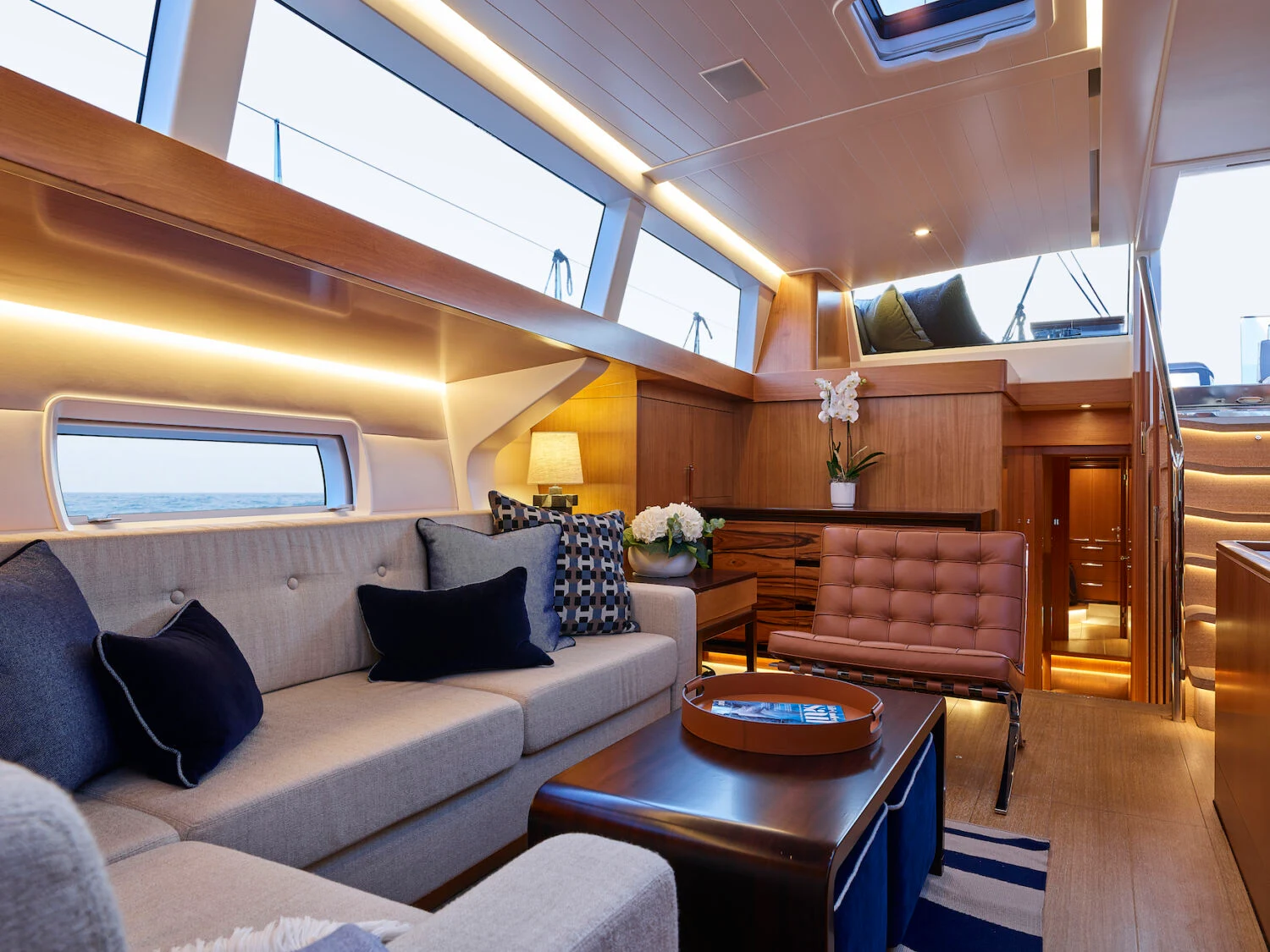 YYachts Y-Custom carbon superyacht exterior interior detail — gallery image 12