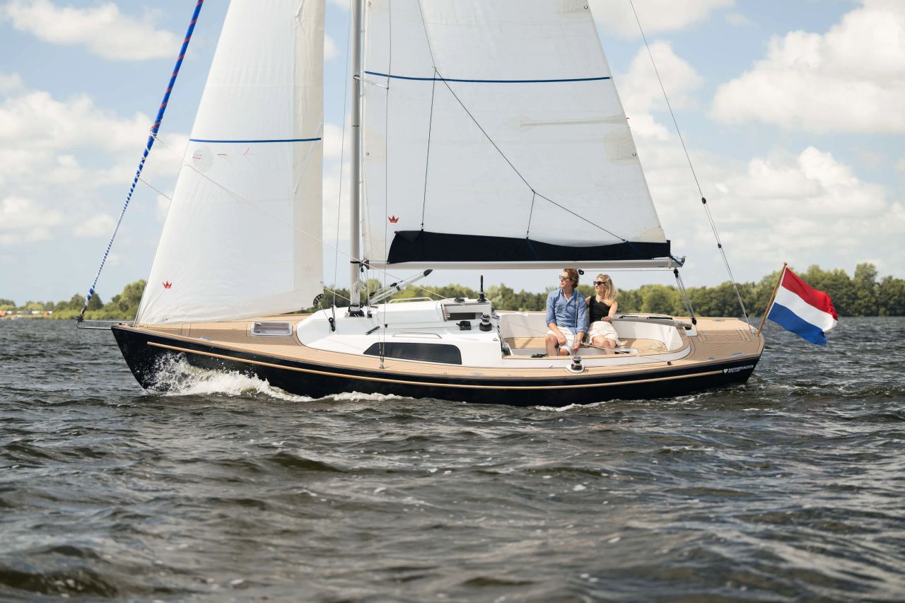 Saffier Yachts SC 8M Cabin sailing and lifestyle — gallery image 2