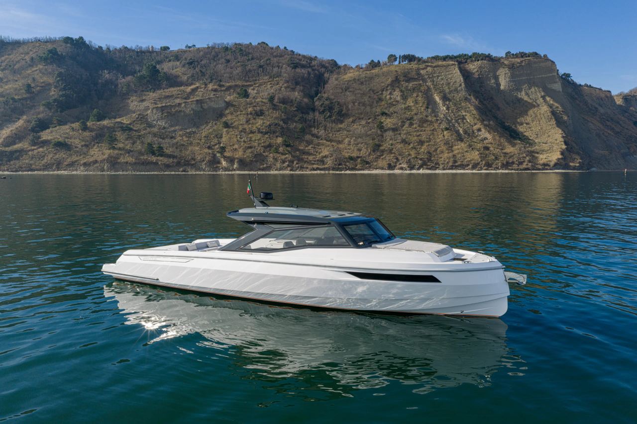 Santasevera Yachts 52 luxury dayboat exterior — SANTASEVERA  52 WHITE (31)