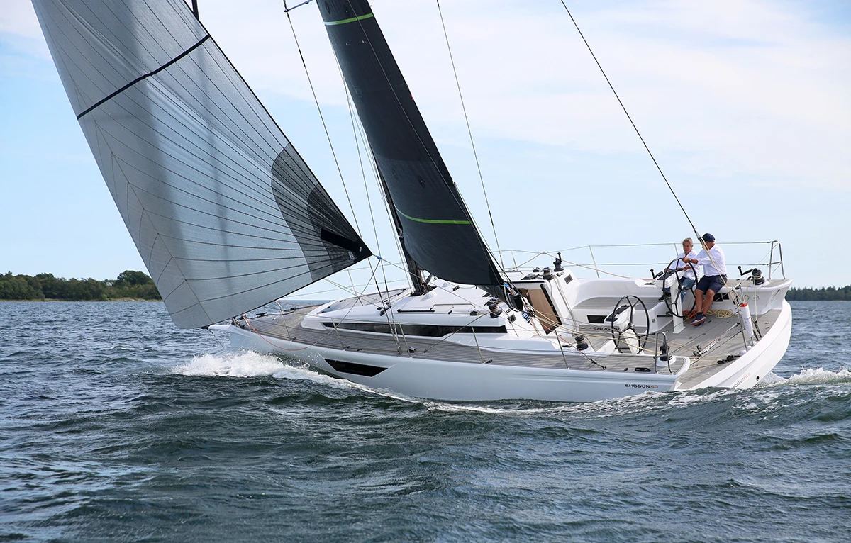 Shogun Yachts Shogun 43 exterior sailing — gallery image 1