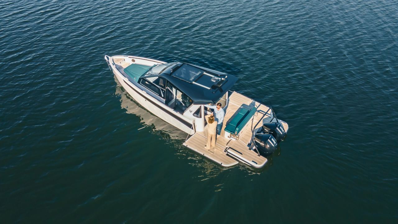 Virtue Yachts V10 Cabin — 16x9_16