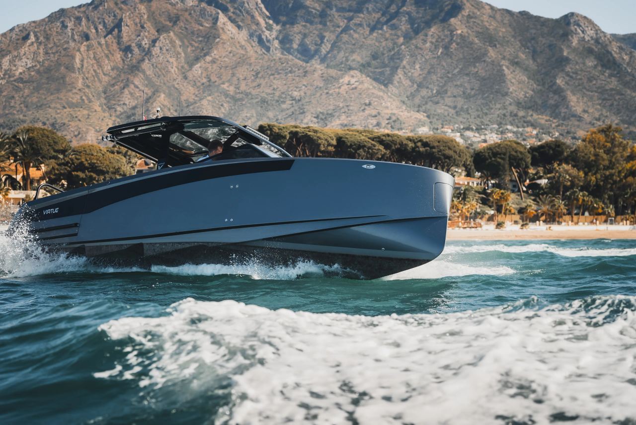 Virtue Yachts V10 T-Top — DSC08414