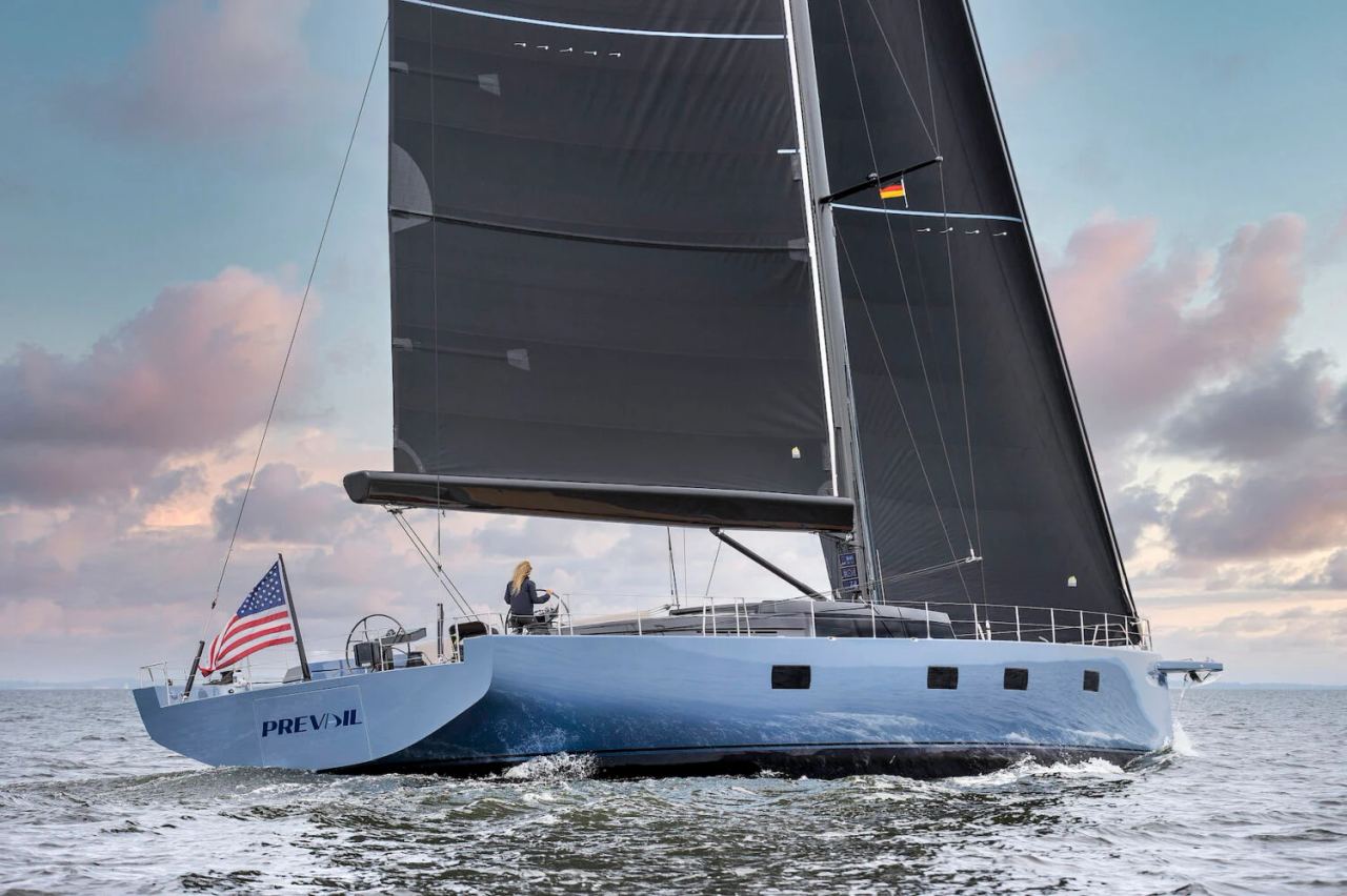 YYachts Y-Custom carbon superyacht exterior interior detail — gallery image 3