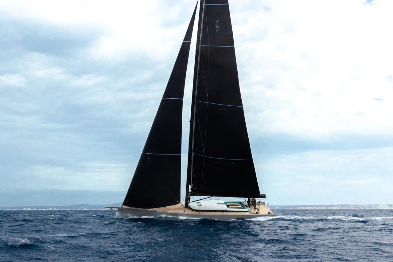 YYachts Y7 exterior and interior details — gallery image 45